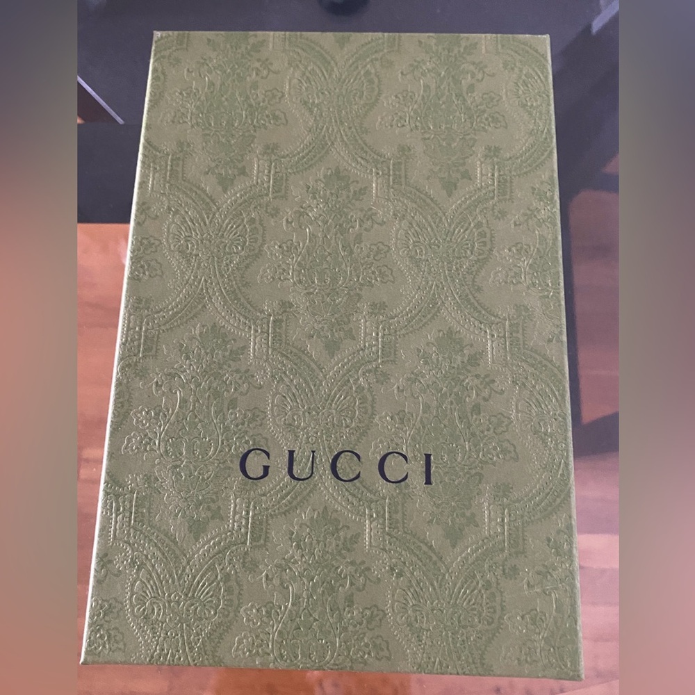 Gucci Olive Embossed Box - OS